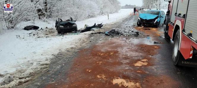 Lubelskie. Tragiczny wypadek. Opel zderzył się z renault. Kobieta zmarła w szpitalu