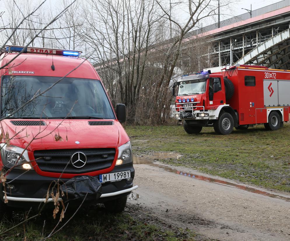  Akcja służb pod mostem Poniatowskiego. Aktywiści wisieli na linach 