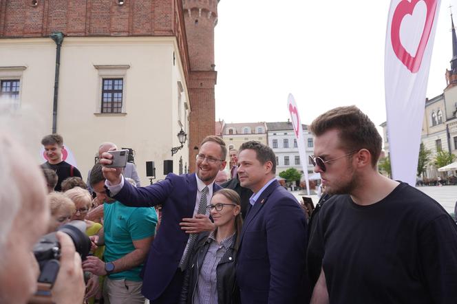 Rafał Trzaskowski poparł Jakuba Kwaśnego w walce o fotel prezydenta Tarnowa