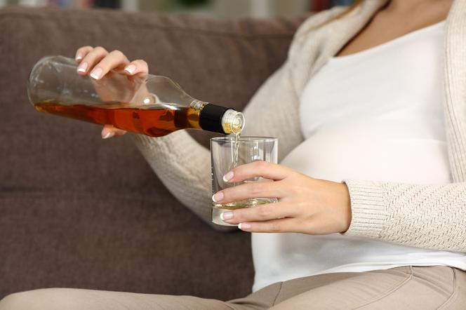 Alkohol w ciąży - fakty i mity dotyczące picia alkoholu w ciąży