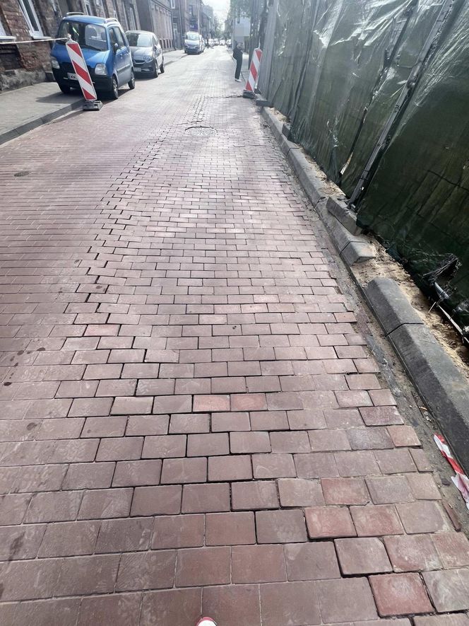 Katastrofa budowlana w Wołominie. Runęła część kamienicy. Koparka pod gruzami!