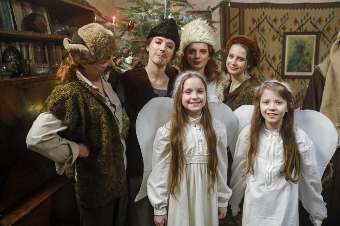 Stulecie Winnych 4: Julia (Nadia Głazińska), Ula (Sabina Bendarz), Kasia (Weronika Humaj), Basia (Kamila Bujalska) 