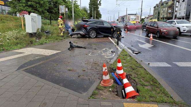 Fatalny wypadek na ulicach Gdyni! Kierowca wjechał chodnik i potrącił trzy osoby [ZDJĘCIA].