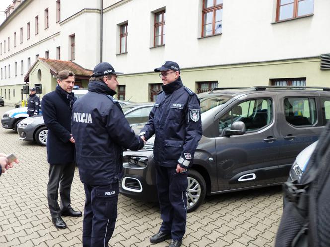 Nowe radiowozy dla KMP w Kaliszu. Ta inwestycja kosztowała ponad 750 tys. złotych