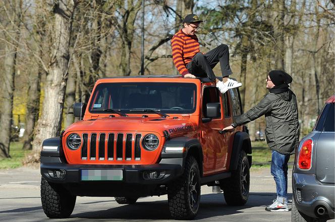 Kuba Wojewódzki nie potrafi zejść z samochodu 