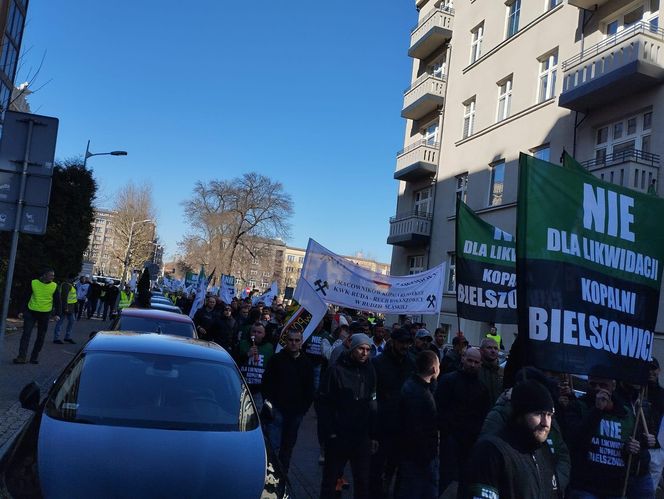 Górnicy protestowali pod ministerstwem przemysłu w Katowicach przeciwko likwidacji KWK Bielszowice