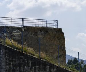 Stronie Śląskie niemal rok po powodzi. Jak wygląda dziś miejsce, gdzie pękła tama? 
