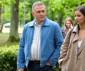 M jak miłość odc. 1886. Artur Rogowski (Robert Moskwa), Agnes (Amanda Mincewicz) Barbara (Teresa Lipowska), Franka (Dominika Kachlik), Kinga (Katarzyna Cichopek), Piotrek (Marcin Mroczek), Paweł (Rafał Mroczek), Marysia (Małgorzata Pieńkowska)