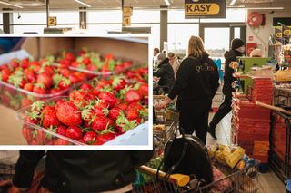    Klienci przesypują truskawki w Biedronce. Mocny apel sieci