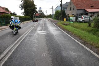 Potrącił motocyklistę i uciekł! Policja szuka świadków wypadku