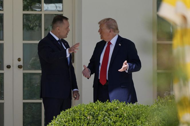 Trump i Nawrocki zamienili kilka słów w cztery oczy