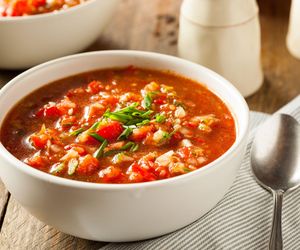 Chłopski garnek z mięsem mielonym. Sycący obiad z jednego garnka dla całej rodziny