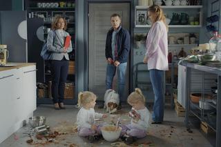 M jak miłość odc. 1742. Franka (Dominika Kachlik), Paweł (Rafał Mroczek), Zuzia (Marcelina Kempka), Emilka (Julia Kempka)