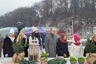 „Gwiazda gore Jezusowi”. Gdynianie ze wszystkich stron świata w jednym utworze