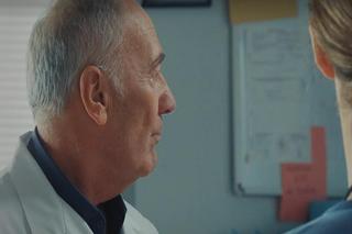 M jak miłość odc. 1774. Jerzy Argasiński (Karol Strasburger), Laura (Klaudia Kulinicz)