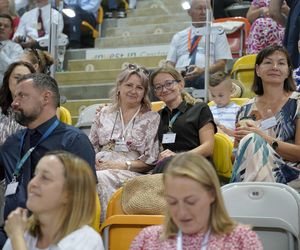 Tysiące Świadków Jehowy w Częstochowie. Niezwykły chrzest 
