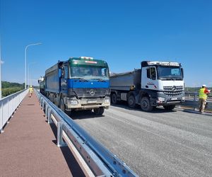 34-tonowe ciężarówki sprawdzały nowy most na Wiśle