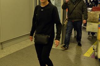 Karolina Kowalkiewicz na lotnisku