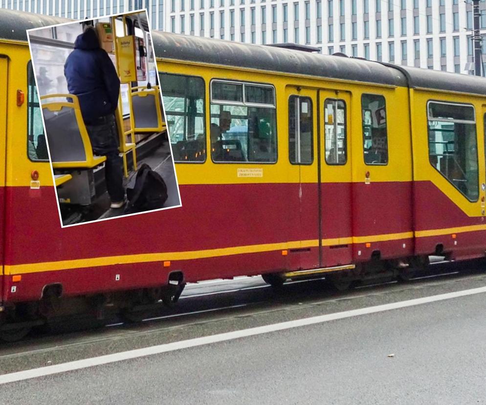 Pasażer załatwiał potrzeby fizjologiczne w tramwaju! Nikt nie reagował, teraz wielkie oburzenie [WIDEO]