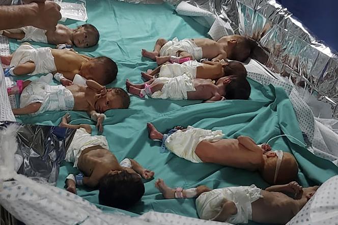 Wcześniaki w szpitalu w Gazie