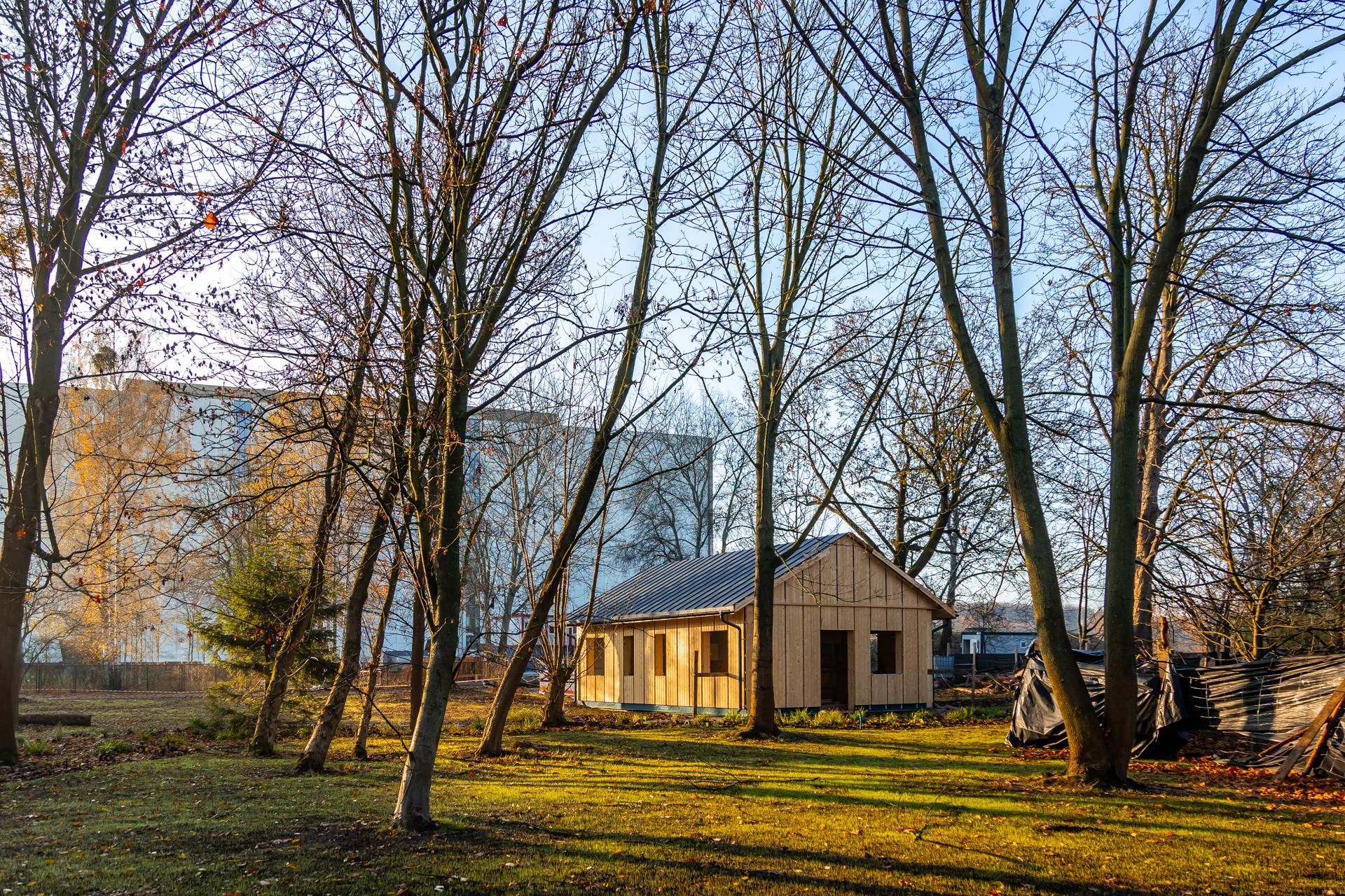 Odbudowa domków fińskich na Polu Mokotowskim