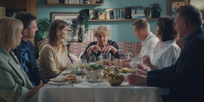 M jak miłość odc. 1881.Paweł (Rafał Mroczek), Franka (Dominika Kachlik),Barbara (Teresa Lipowska), Marysia (Małgorzata Pieńkowska),Rogowski (Robert Moskwa), Bartek (Arkadiusz Smoleński), Dorota (Iwona Rejzner)