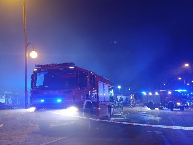 Pożar hali chińskiego marketu w Rudzie Śląskiej