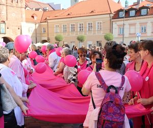 W centrum Lublina królował róż! Przez miasto przeszedł Marsz Różowej Wstążki