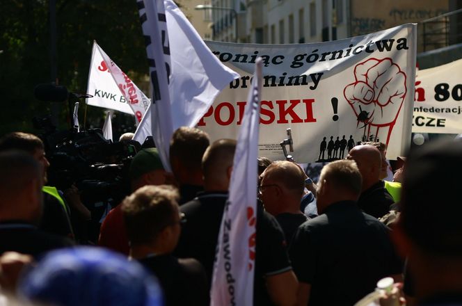 Protest górników i hutników ze Śląska w Warszawie
