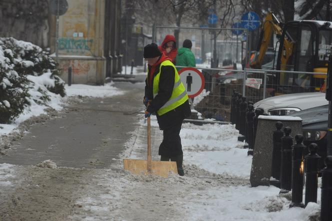 Potężna śnieżyca zasypała Warszawę