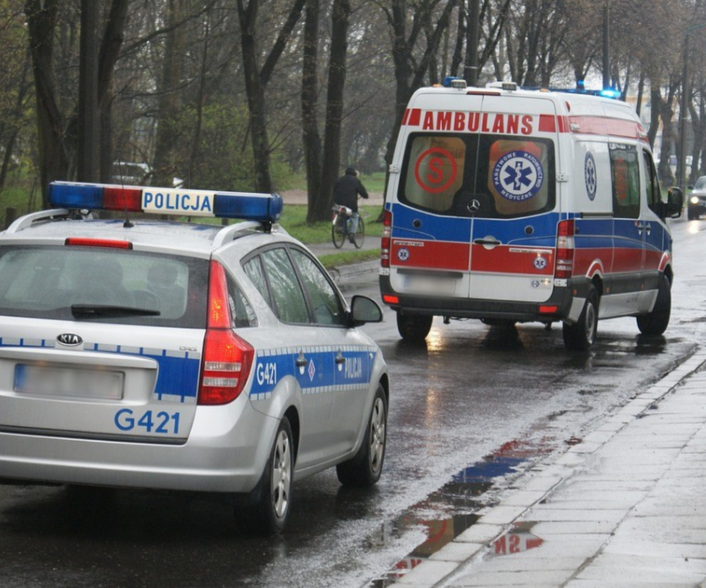 Tragiczny wypadek pod Warszawą. Zginęły dwie osoby, na miejscu służby