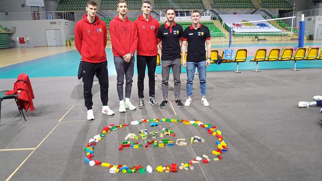 Bydgoscy sportowcy pomagają chorym dzieciom 