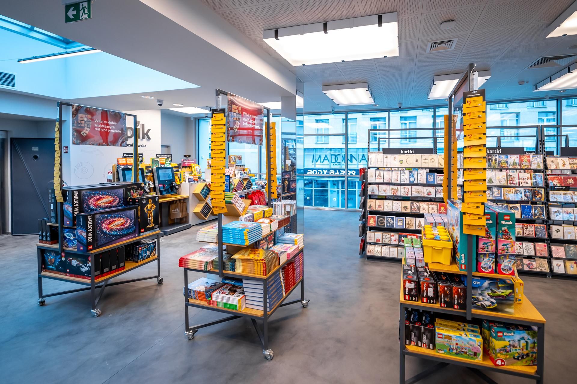 Wnętrza odnowionej "Cepelii" w Warszawie