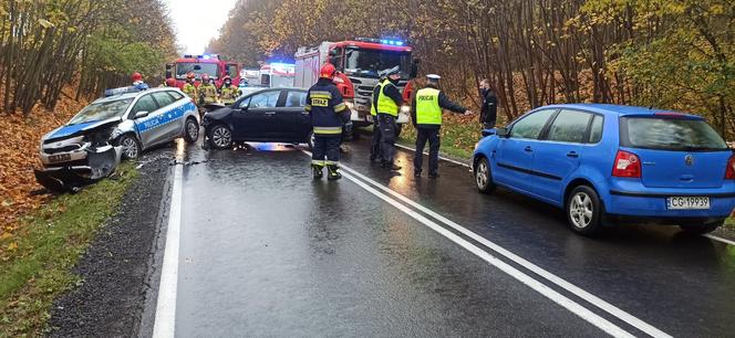 wypadek z udziałem radiowozu w Dusocinie pod Grudziądzem