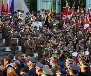 Uroczysta polowa msza święta i Apel Pamięci na pl. Krasińskich