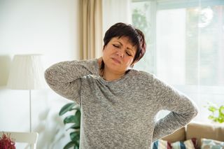 Fizjoterapia stomatologiczna pomoże w bólu bioder i szyi. Ekspertka mówi wprost: to działa