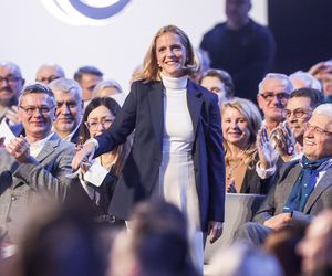 Konwencja KO w Gliwicach. Tusk, Trzaskowski, Protest związkowców i sprzedaż flag Polski i UE