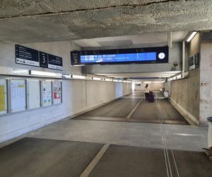 Awaria paraliżuje ruch pociągów w Warszawie. Duże opóźnienia. Co się stało?