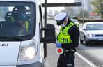 Policja kontrolowała czy toruńscy kierowcy respektują obowiązek noszenia maseczek