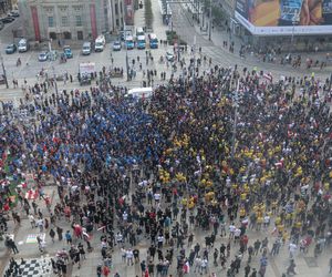 Protest przeciwko imigrantom.Tysiące kibiciów na ulicach Katowic