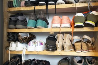 Nosiła te buty codziennie, teraz ma stopę większą o rozmiar. Lekarze ostrzegają