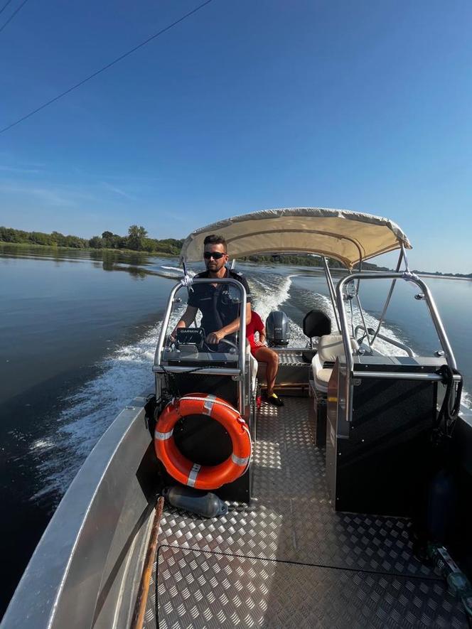 Dramat pod Toruniem. Ojciec uratował syna, sam zniknął pod wodą