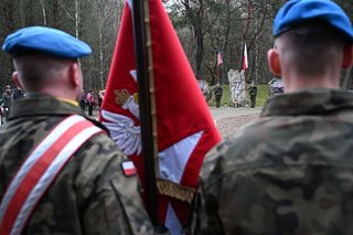 Tysiące jeńców wyruszyły stąd w marsz śmierci. 80. rocznica ewakuacji obozu w Modrolesie