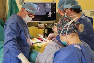 To pierwsza taka operacja skoliozy na Warmii i Mazurach. Wykorzystano nowoczesną technologię