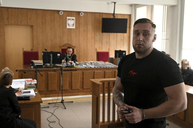 Łukasz Ż. stanął przed sądem. Przeprosił i częściowo przyznał siędo winy. Jego kolega: „Nie pomagałem Łukaszowi”