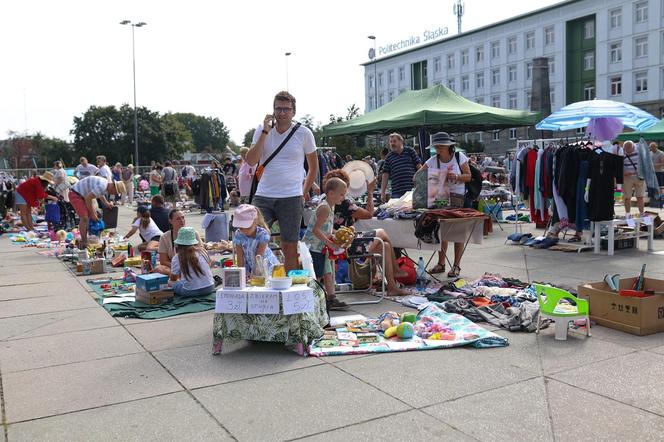 Wyprzedaż garażowa na placu Krakowskim w Gliwicach 