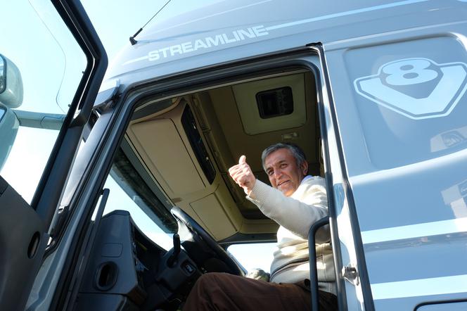 Polak kupił Irańczykowi ciężarówkę