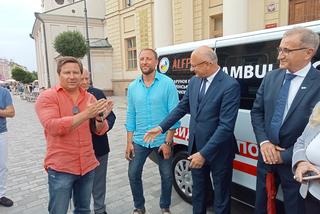 Lubelscy pracodawcy ofiarowali karetkę dla Ukrainy 