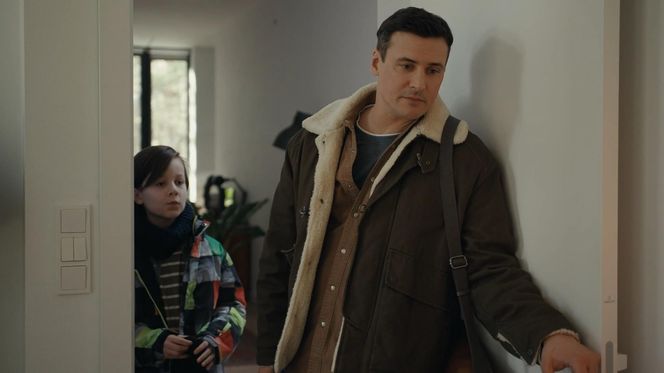 Na dobre i na złe odc. 957. Krzysztof Radwan (Mateusz Damięcki), Kubuś (Wiktor Trojan)