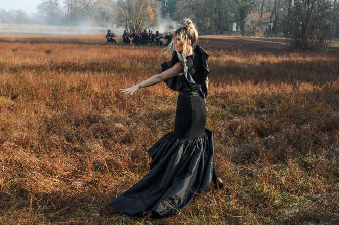 Doda Dorota Rabczewska na planie teledysku.